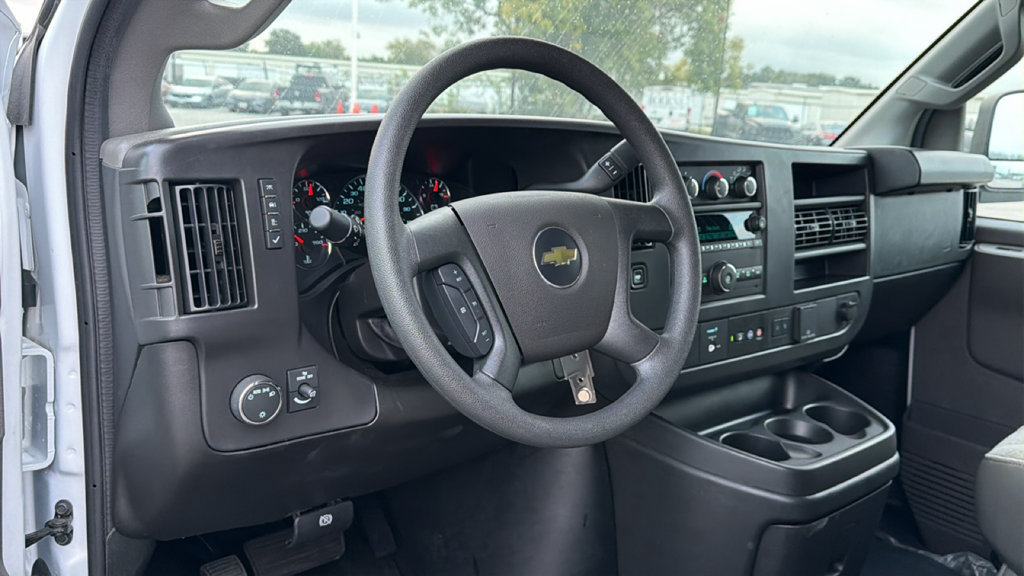 Used 2025 Chevrolet Express 3500 LT w/ LT Preferred Equipment Group RWD image 16