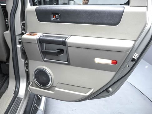 Used 2003 HUMMER H2 Luxury w/ Preferred Equipment Group image 13