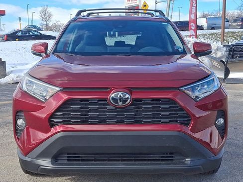 Used 2020 Toyota RAV4 XLE w/ Convenience Package image 3