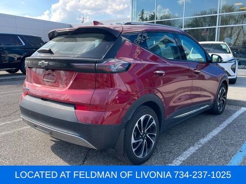 Used 2023 Chevrolet Bolt EUV Premier w/ Sun & Sound Package FWD image 3