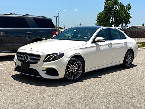 Used 2020 Mercedes-Benz E 350 Sedan image 2