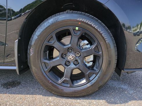 New 2026 Toyota Sienna XLE Woodland Edition AWD/4WD image 11