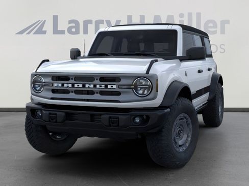 New 2025 Ford Bronco Big Bend w/ Black Diamond Package image 2