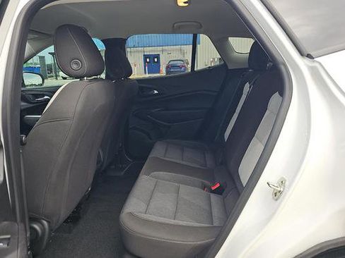 Used 2025 Chevrolet Trax LS w/ LS Convenience Package image 10