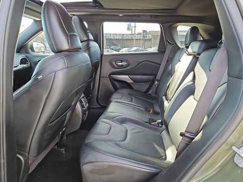 Used 2021 Jeep Cherokee Latitude Lux 80th Anniv w/ Quick Order Package 26U 80TH image 10