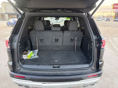 Used 2025 GMC Acadia Elevation image 29
