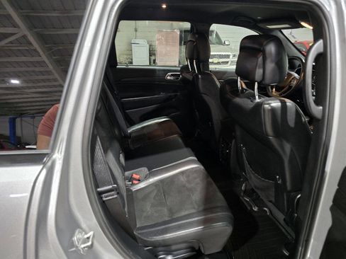 Used 2017 Jeep Grand Cherokee Altitude image 33