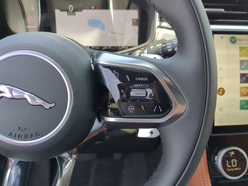 New 2026 Jaguar F-PACE R-Dynamic S image 28