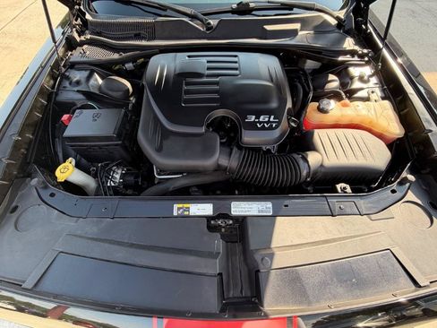 Used 2014 Dodge Challenger SXT RWD image 6