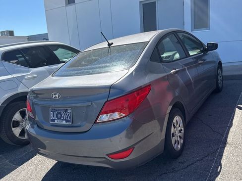 Used 2017 Hyundai Accent SE image 3