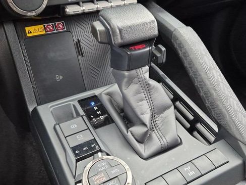 Certified 2025 Toyota 4Runner TRD Off-Road AWD/4WD image 15