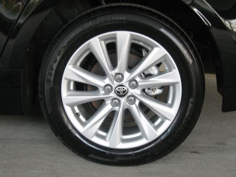 Used 2025 Toyota Corolla LE image 26