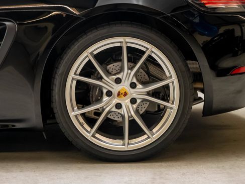 Certified 2018 Porsche 718 Cayman RWD image 17