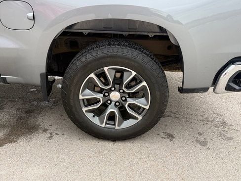 Used 2024 Chevrolet Silverado 1500 LT image 26