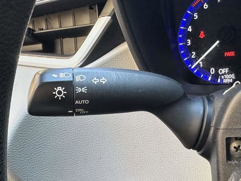 Used 2021 Toyota Corolla LE w/ Carpet Mat Package (TMS) image 27