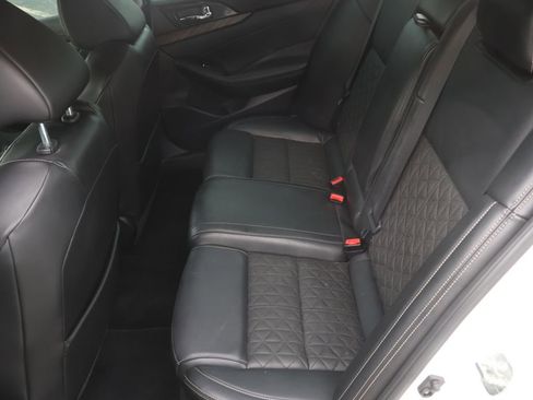 Used 2017 Nissan Maxima Platinum FWD image 12