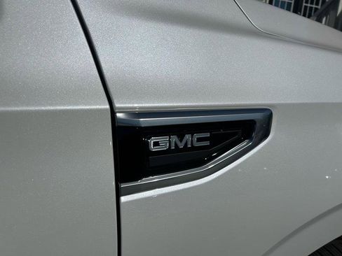 Used 2022 GMC Yukon XL Denali image 38