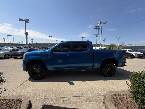 Used 2023 Chevrolet Silverado 1500 LT Trail Boss w/ Convenience Package II image 16