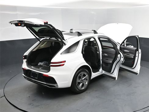 New 2026 Genesis GV70 2.5T Select image 18