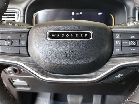 Used 2024 Jeep Wagoneer L Series II w/ Flexible Seating Group AWD/4WD image 21