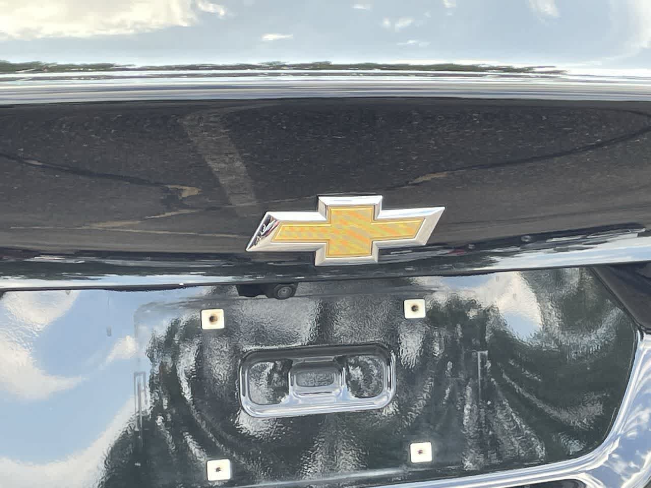 Used 2018 Chevrolet Malibu LT FWD image 35