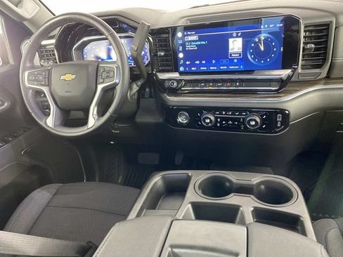 Used 2022 Chevrolet Silverado 1500 LT AWD/4WD image 13