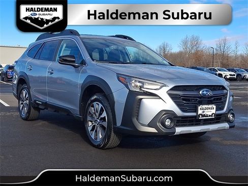 Used 2025 Subaru Outback Limited image 1