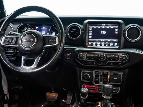 Used 2023 Jeep Wrangler Unlimited Rubicon 4xe w/ Cold Weather Group AWD/4WD image 17