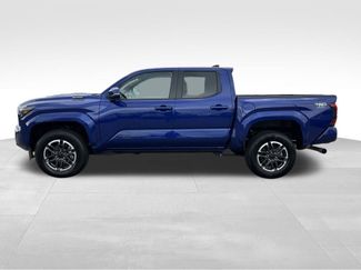 Used 2025 Toyota Tacoma TRD Sport w/ TRD Sport Upgrade Package video 2