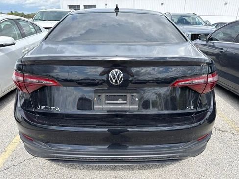 Used 2022 Volkswagen Jetta SE FWD image 4