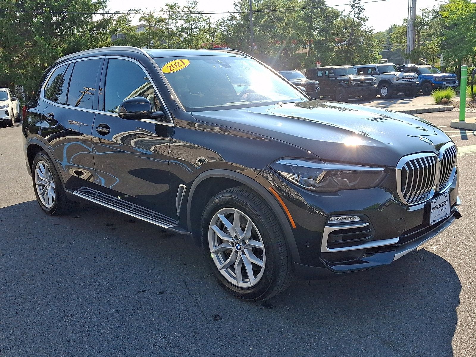 Used 2021 BMW X5 xDrive45e w/ Parking Assistance Package AWD/4WD image 3
