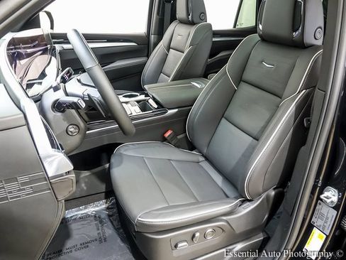 Certified 2025 Cadillac Escalade Sport w/ LPO, ONYX Package image 10