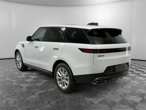 New 2026 Land Rover Range Rover Sport SE image 3