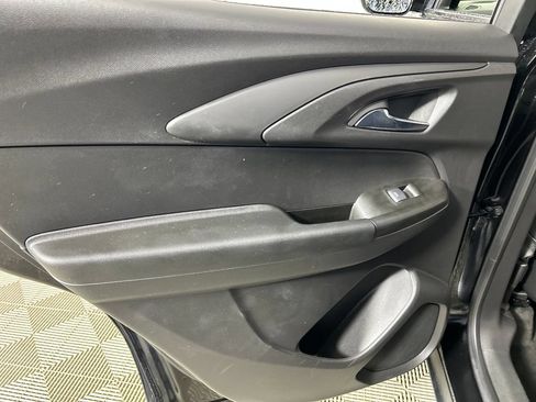 Used 2023 Chevrolet TrailBlazer RS w/ Sun and Liftgate Package AWD/4WD image 16
