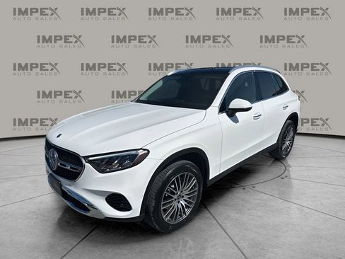 Used 2023 Mercedes-Benz GLC 300 4MATIC image 1