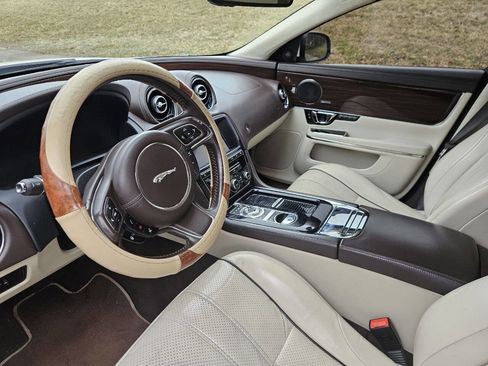 Used 2014 Jaguar XJ L Portfolio image 11