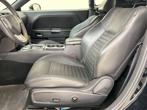 Used 2013 Dodge Challenger SXT Plus RWD image 5