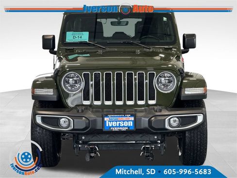 Used 2022 Jeep Wrangler Unlimited Sahara w/ LED Lighting Group AWD/4WD image 3