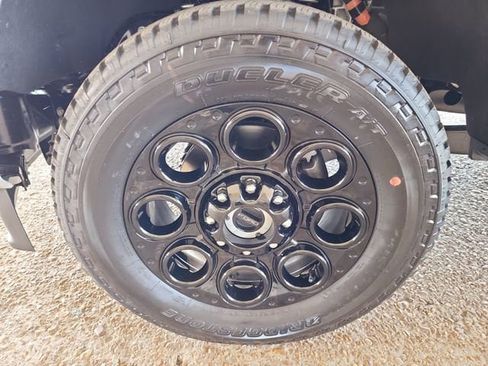 New 2025 Ford F250 Lariat w/ Lariat Ultimate Package image 41