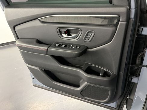 Certified 2025 Honda Pilot Black Edition image 14