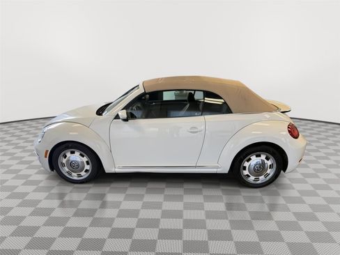 Used 2018 Volkswagen Beetle 2.0T Coast image 2
