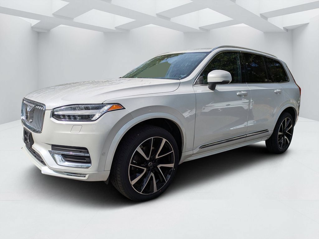 Certified 2023 Volvo XC90 B6 Plus w/ Protection Package AWD/4WD image 7