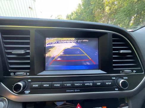 Used 2017 Hyundai Elantra Value Edition w/ Cargo Package FWD image 18