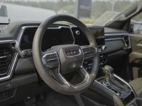 Used 2025 GMC Canyon Elevation AWD/4WD image 9