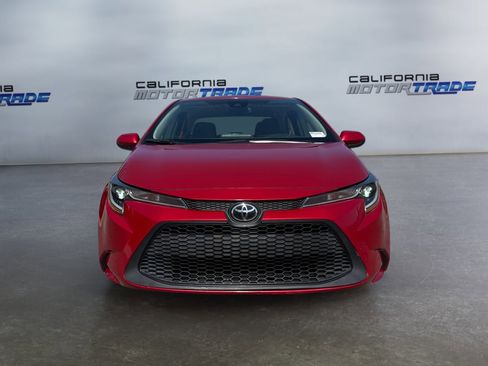 Used 2021 Toyota Corolla LE image 2
