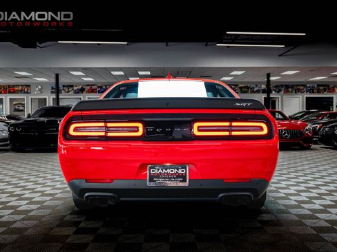 Used 2015 Dodge Challenger SRT Hellcat RWD image 28