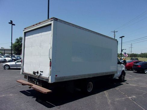 Used 2014 Ford E-350 and Econoline 350 Super Duty image 5