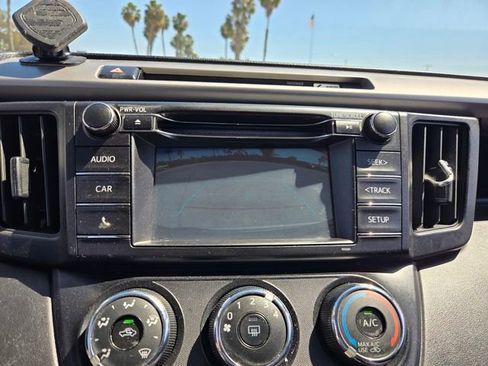 Used 2016 Toyota RAV4 LE image 10