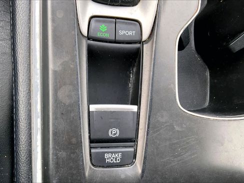 Used 2018 Honda Accord Touring image 36