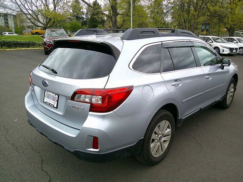 Used 2017 Subaru Outback 2.5i Premium image 5